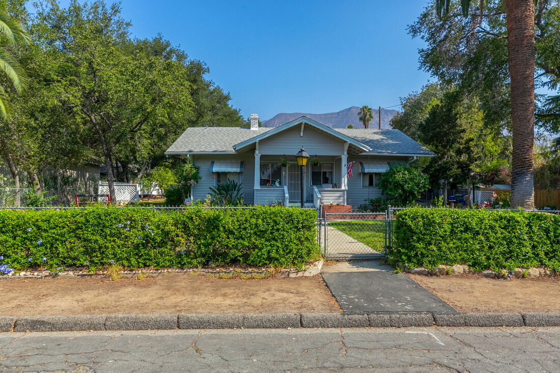 front view of Craftsman-style home in downtown ojai