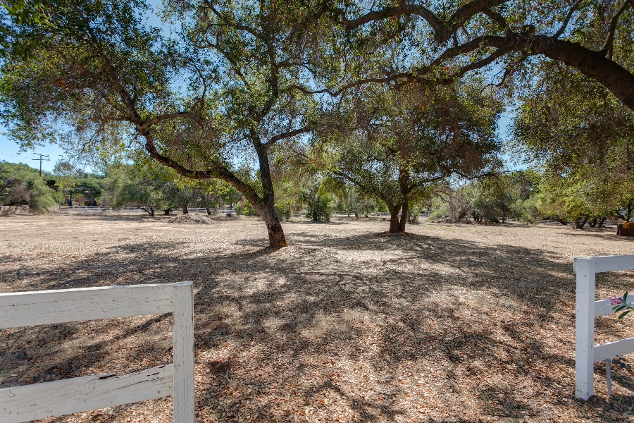 lots of usable land on this Ojai horse property