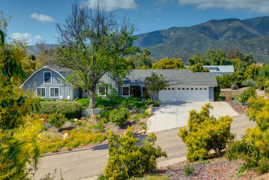 Ojai horse property with orchard and guest quarters