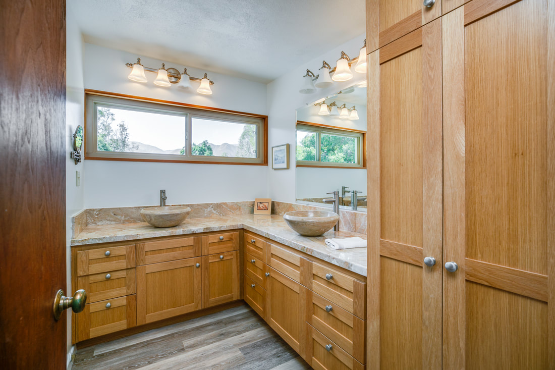 Master Bathroom in East End Ojai Home for Sale